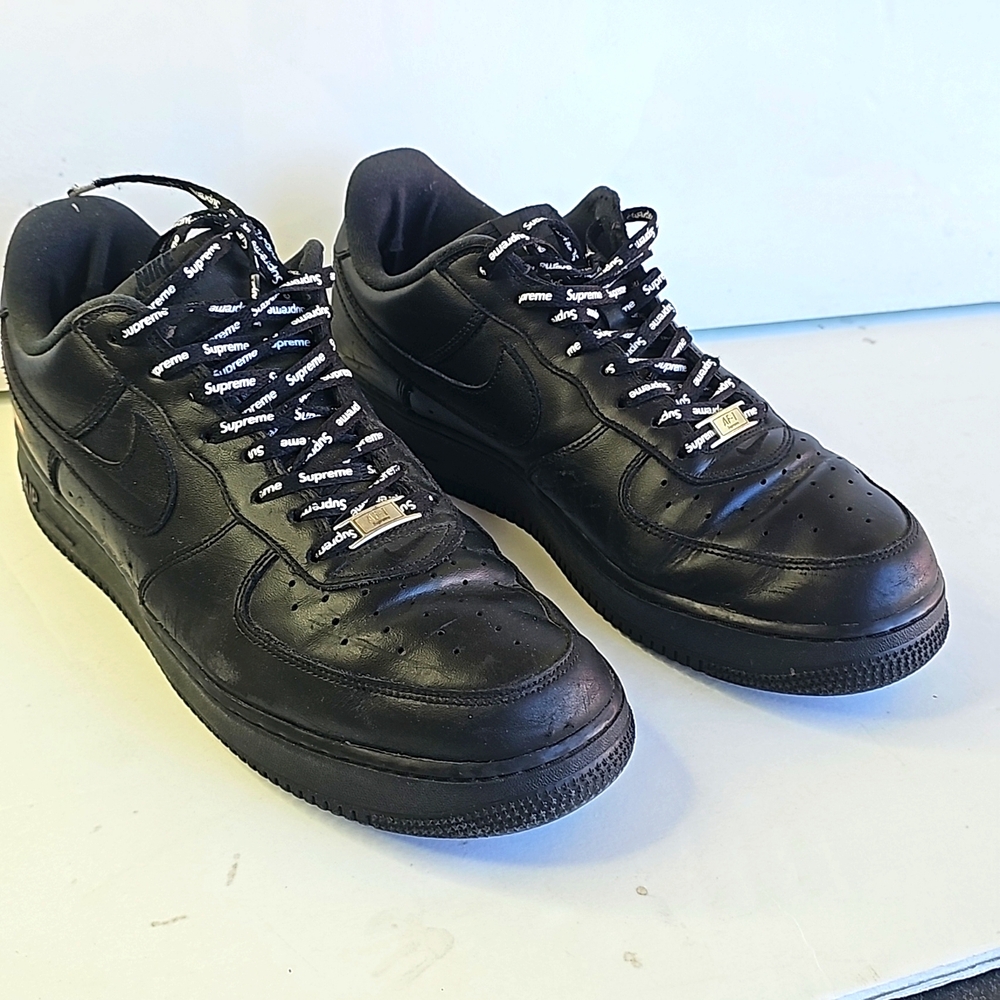 NIKE AIR FORCE 1 SUPREME/ SIZE 12 ..BLACK